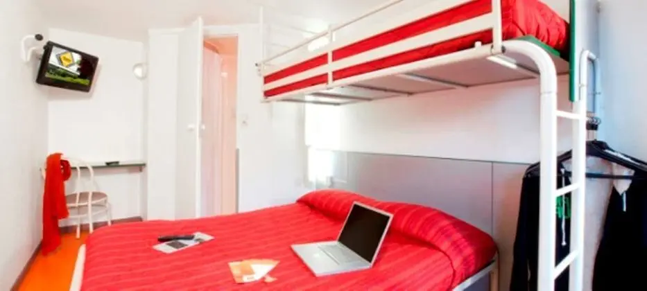Standard Oda, Birden Çok Yatak (1 Double and 1 Single bed)