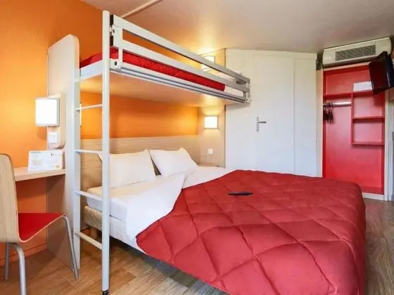 Standard Oda, Birden Çok Yatak (1 Double and 1 Single bed)
