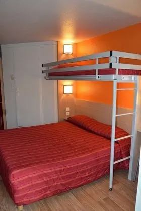 Standard Oda, Birden Çok Yatak (1 Double and 1 Single bed)