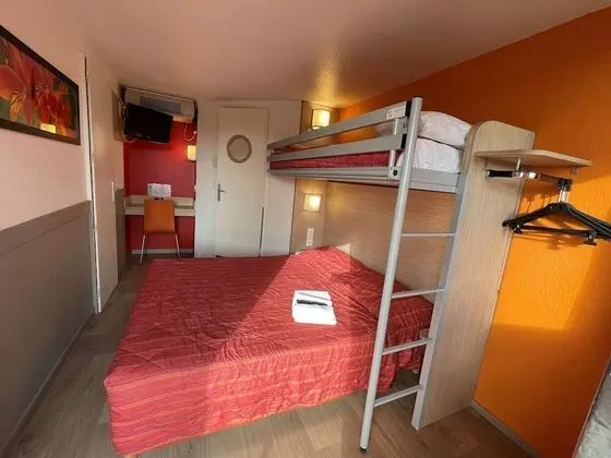 Standard Oda, Birden Çok Yatak (1 Double and 1 Single bed)