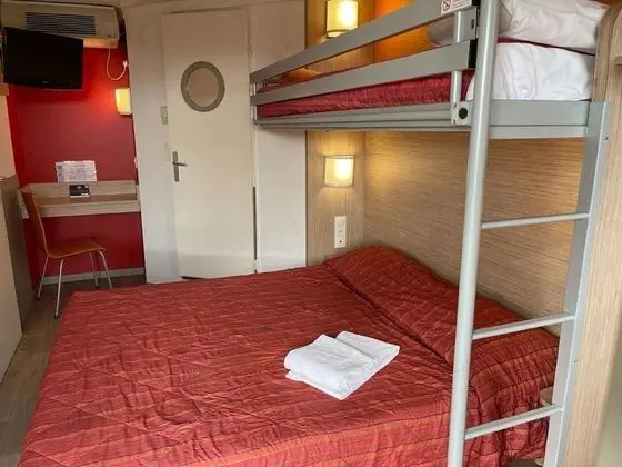 Standard Oda, Birden Çok Yatak (1 Double and 1 Single bed)