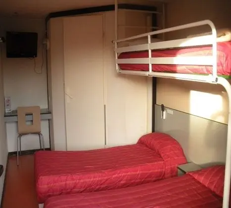 Standard Oda, 3 Tek Kişilik Yatak