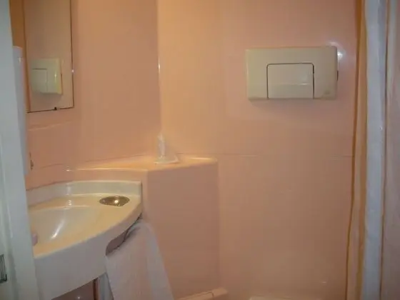 Standard Oda, Birden Çok Yatak (1 Double and 1 Single bed)