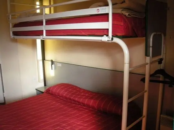 Standard Oda, Birden Çok Yatak (1 Double and 1 Single bed)