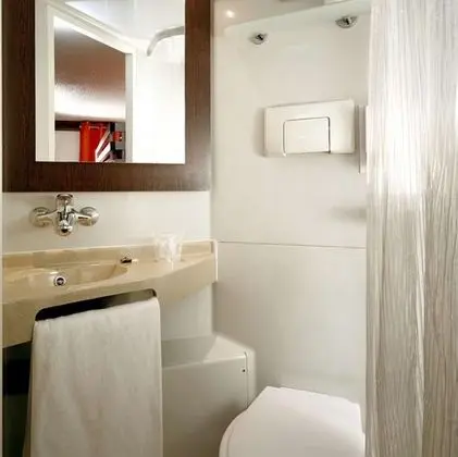 Standard Oda, Birden Çok Yatak (1 Double and 1 Single bed)