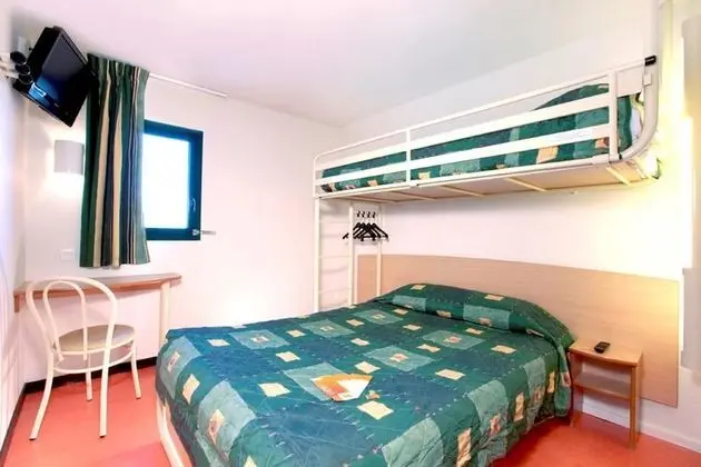 Standard Oda, Birden Çok Yatak (1 Double and 1 Single bed)
