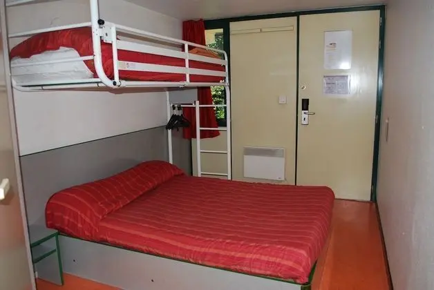 Standard Oda, Birden Çok Yatak (1 Double and 1 Single bed)