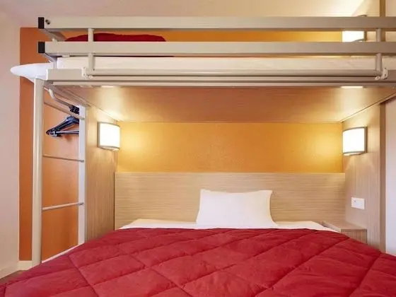 Standard Oda, Birden Çok Yatak (1 Double and 1 Single bed)