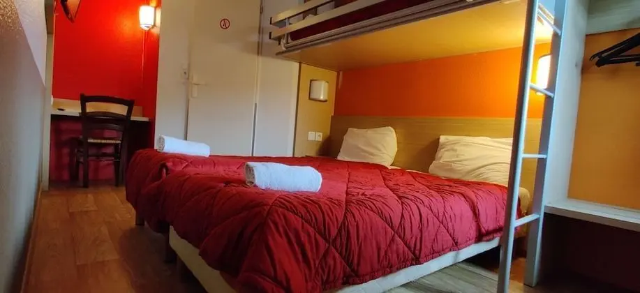 Standard Oda, Birden Çok Yatak (1 Double and 1 Single bed)