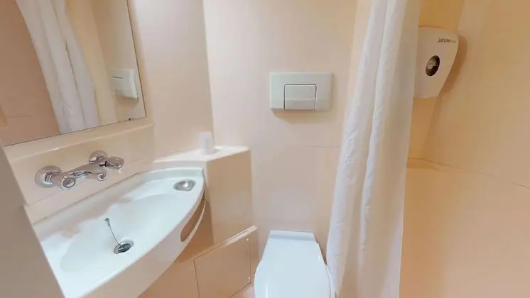 Standard Oda, Birden Çok Yatak (1 Double and 1 Single bed)