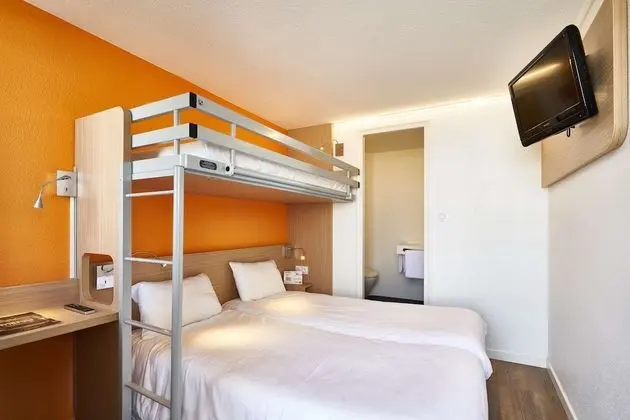 Standard Oda, Birden Çok Yatak (1 Double and 1 Single bed)