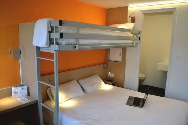 Standard Oda, Birden Çok Yatak (1 Double and 1 Single bed)