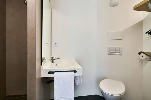 Standard Oda, Birden Çok Yatak (1 Double and 1 Single bed)
