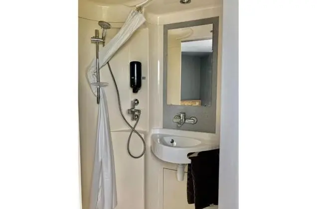 Standard Oda, Birden Çok Yatak (1 Double and 1 Single bed)