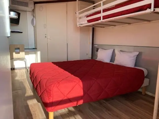 Standard Oda, Birden Çok Yatak (1 Double and 1 Single bed)