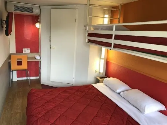 Standard Oda, Birden Çok Yatak (1 Double and 1 Single bed)