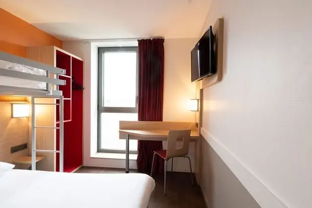 Standard Oda, Birden Çok Yatak (1 Double and 1 Single bed)