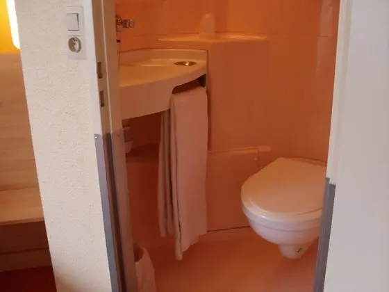 Standard Oda, Birden Çok Yatak (1 Double and 1 Single bed)