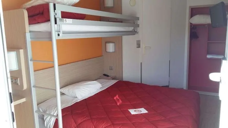 Standard Oda, Birden Çok Yatak (1 Double and 1 Single bed)