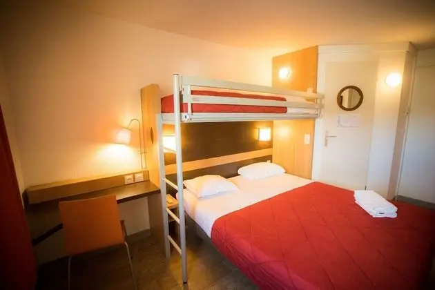 Standard Oda, Birden Çok Yatak (1 Double and 1 Single bed)