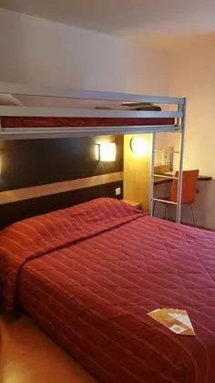 Standard Oda, Birden Çok Yatak (1 Double and 1 Single bed)