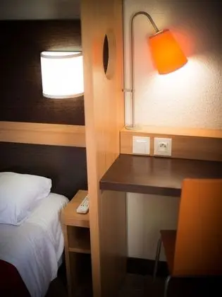 Standard Oda, Birden Çok Yatak (1 Double and 1 Single bed)
