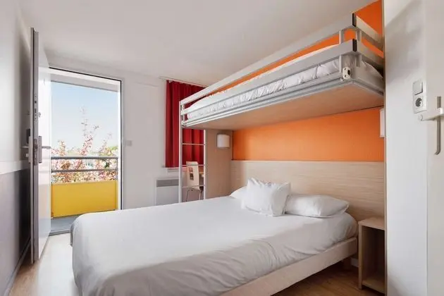 Standard Oda, Birden Çok Yatak (1 Double and 1 Single bed)