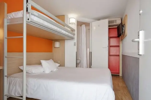 Standard Oda, Birden Çok Yatak (1 Double and 1 Single bed)