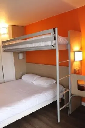 Standard Oda, Birden Çok Yatak (1 Double and 1 Single bed)