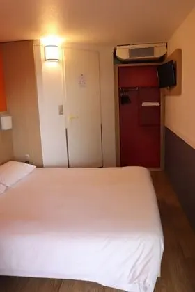 Standard Oda, Birden Çok Yatak (1 Double and 1 Single bed)