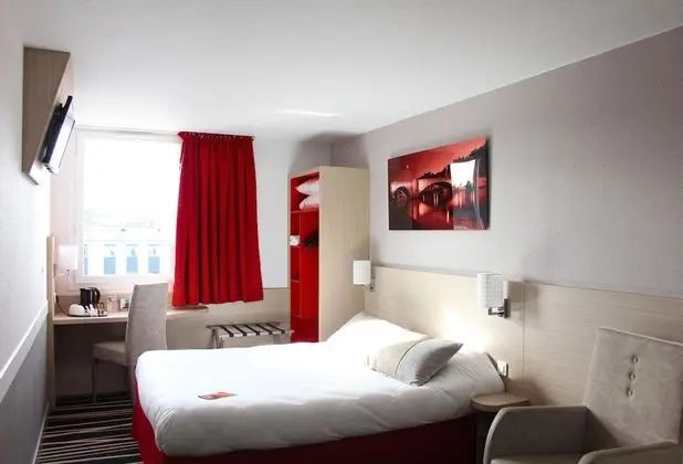 Standard Oda, Birden Çok Yatak (One Double Bed and One Single Bed)