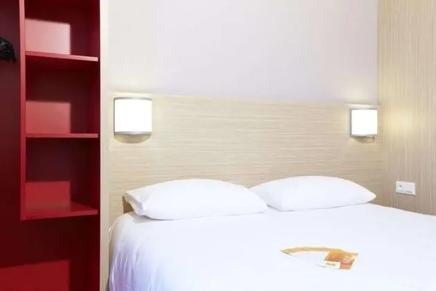 Standard Oda, Birden Çok Yatak (One Double Bed and One Single Bed)