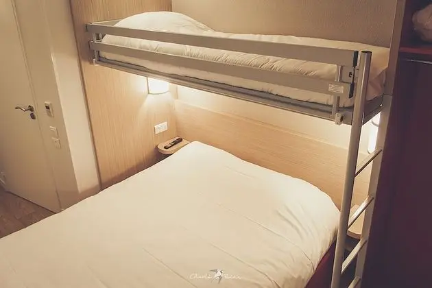 Standard Oda, Birden Çok Yatak (One Double Bed and One Single Bed)
