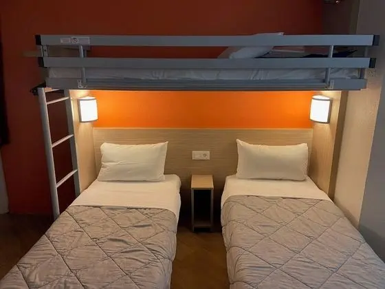 Standard Oda, 3 Tek Kişilik Yatak
