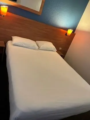 Standard Oda, Birden Çok Yatak (1 Double and 1 Single bed)