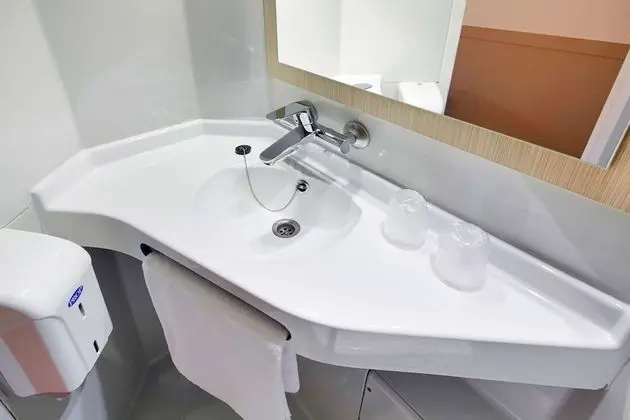 Standard Oda, Birden Çok Yatak (1 Double and 1 Single bed)