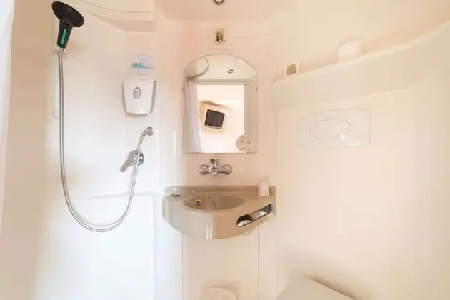 Standard Oda, Birden Çok Yatak (1 Double and 1 Single bed)