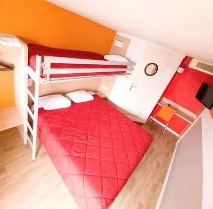 Standard Oda, Birden Çok Yatak (1 Double and 1 Single bed)