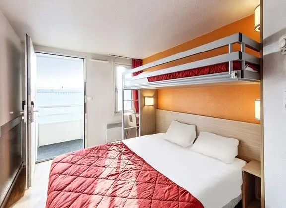 Standard Oda, Birden Çok Yatak (1 Double and 1 Single bed)