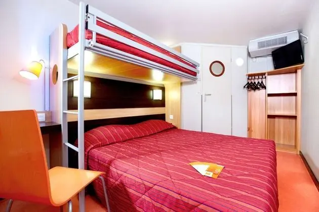 Standard Oda, Birden Çok Yatak (1 Double and 1 Single bed)