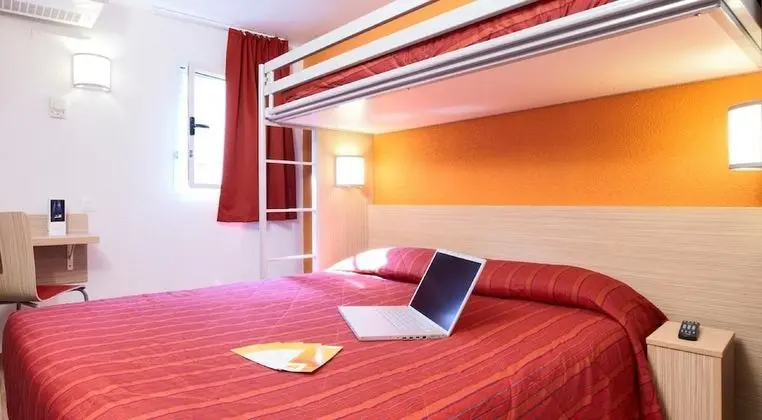 Standard Oda, Birden Çok Yatak (1 Double and 1 Single bed)