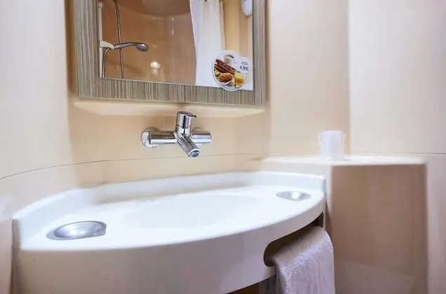 Standard Oda, Birden Çok Yatak (1 Double and 1 Single bed)