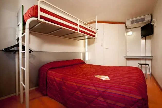 Standard Oda, Birden Çok Yatak (1 Double and 1 Single bed)
