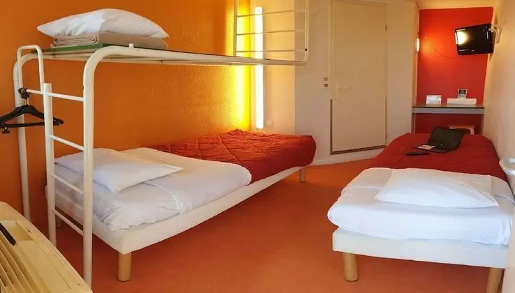 Standard Oda, 3 Tek Kişilik Yatak