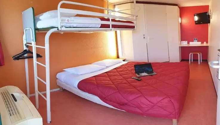 Standard Oda, Birden Çok Yatak (1 Double and 1 Single bed)