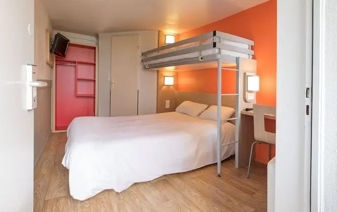 Standard Oda, Birden Çok Yatak (1 Double and 1 Single bed)