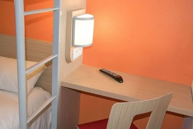 Standard Oda, Birden Çok Yatak (1 Double and 1 Single bed)