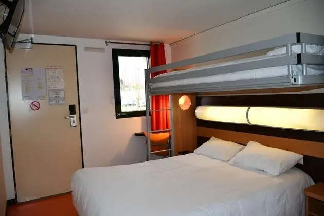 Standard Oda, Birden Çok Yatak (1 Double and 1 Single bed)