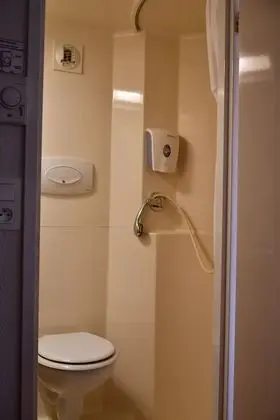 Standard Oda, Birden Çok Yatak (1 Double and 1 Single bed)