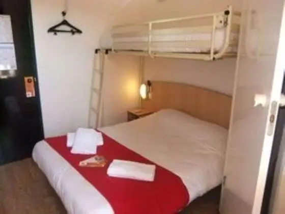 Standard Oda, 3 Tek Kişilik Yatak
